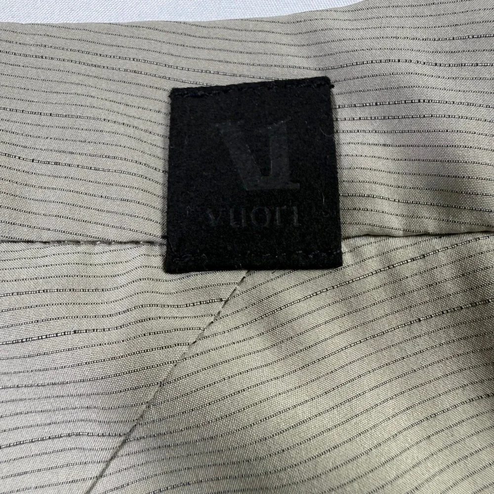 Vuori Aim Shorts Mens 38 Khaki Micro Stripe Performance Golf Technical Chino